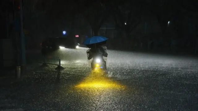 广东、江西共30条河流发生超警洪水_江西洪涝灾害视频_江西洪水2020年