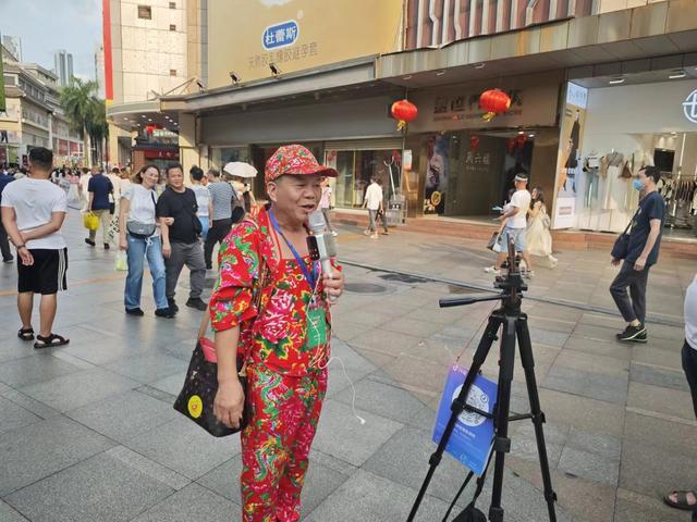 深圳东门直播街的致富梦 流量战场与人生百态