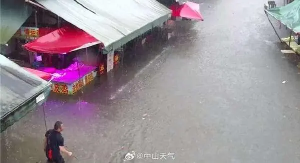 广东降雨量极值_广东每小时最大降雨量_广东两地6小时降雨超300毫米