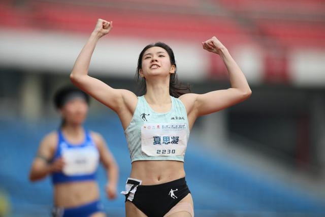 夏思凝夺女子100米栏冠军 刷新个人最佳战绩