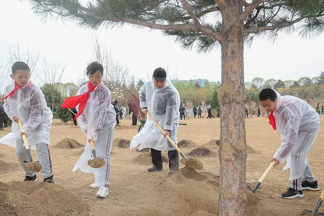 温柔似水牵挂带字图片_牵挂书记温柔心中的句子_总书记心中最温柔的牵挂