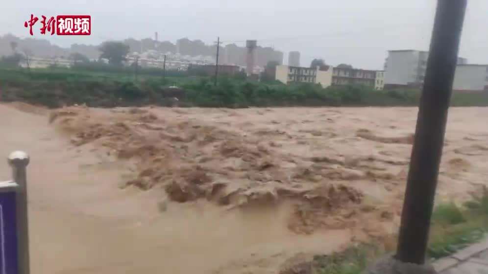 河南暴雨直击现场_直击河南暴雨视屏_直击河南暴雨