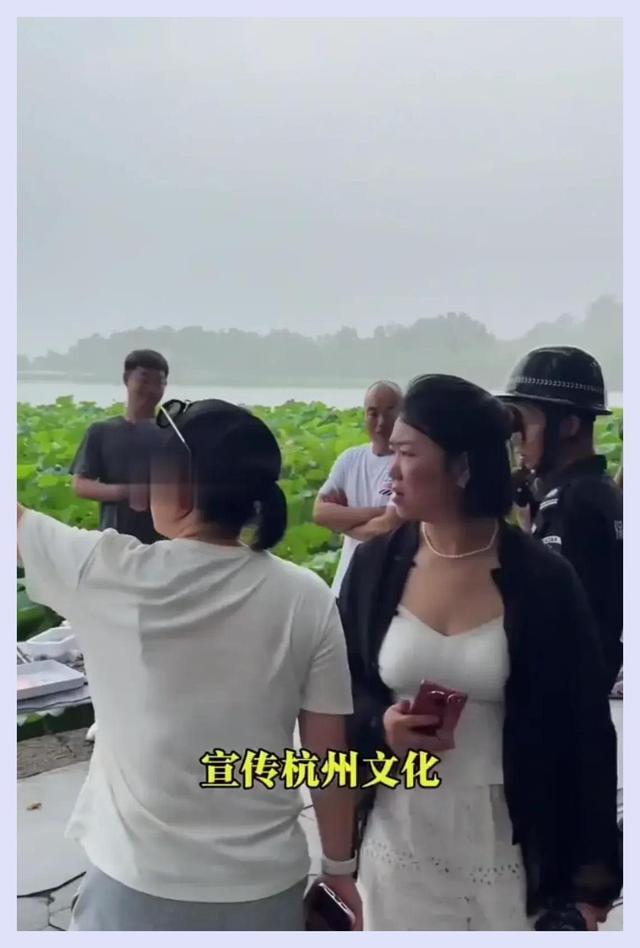 男子在西湖边人行道写生遭驱赶 艺术与秩序的碰撞