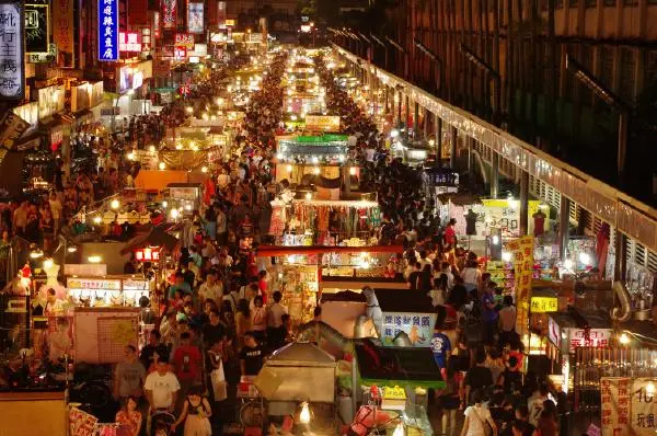 “夜经济”激发消费市场新动能_“夜经济”激发消费市场新动能_“夜经济”激发消费市场新动能