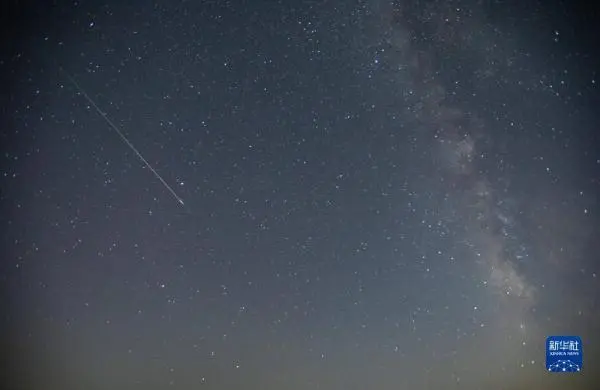 英仙座流星雨“光临”地球_英仙座流星雨离地球多远_英仙座流星雨12日光临地球