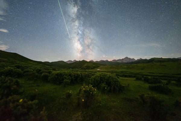 看！英仙座流星雨绝美瞬间