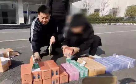 小学生抽电子烟牵出千万级案件_小学生抽电子烟视频_女生抽多了电子烟会怎么样