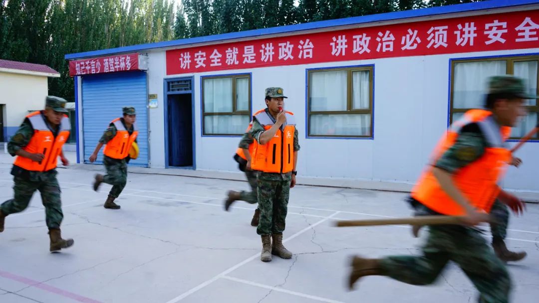 少年同学群取什么名称好_少年霸占同学母亲五年_恰同学少年