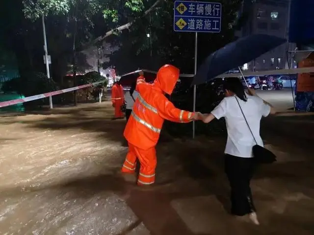 深圳停班停课_深圳停课_深圳全市停课