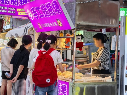 蜡瓶糖风靡学生群体 或含致癌物_蜡瓶糖有什么作用_蜡瓶糖能吃吗