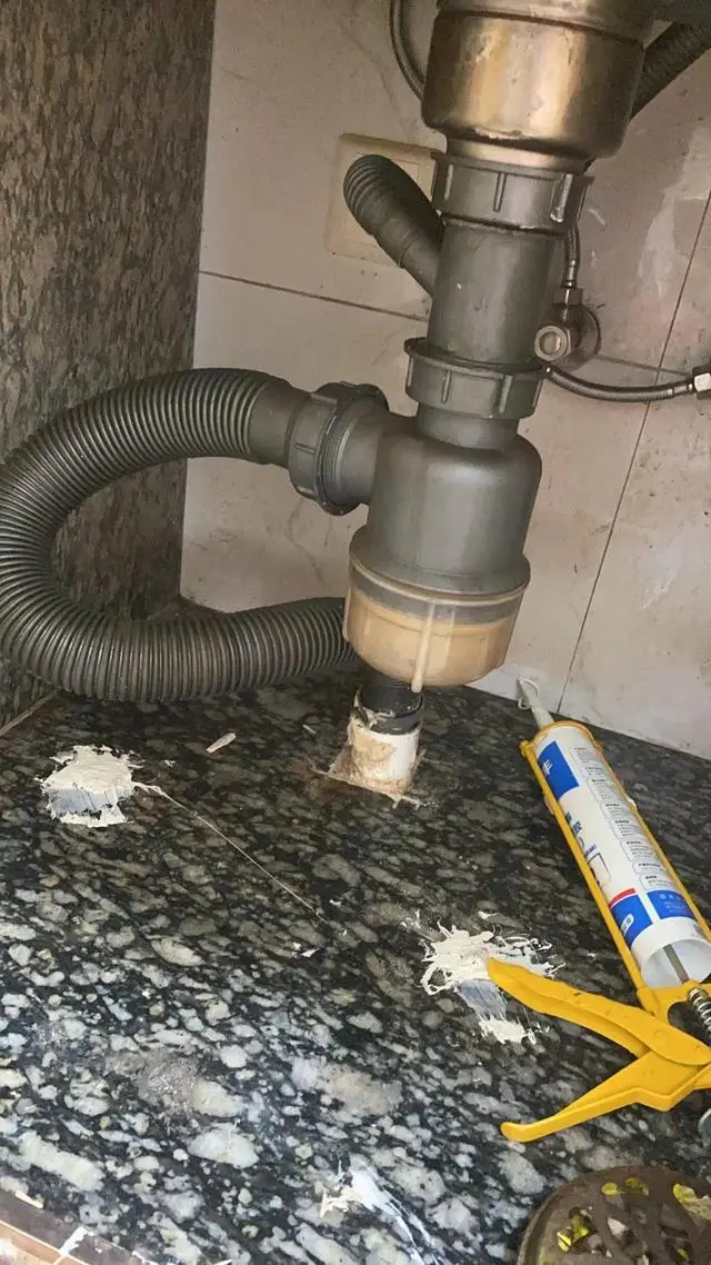 厨房管道漏水维修费用_维修厨房水管漏水_厨房管道漏水被收9000元维修费