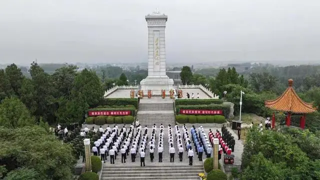 一个有希望的民族不能没有英雄_一个有希望的民族不能没有英雄_一个有希望的民族不能没有英雄