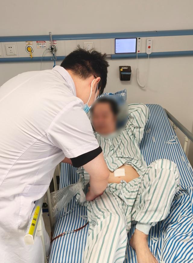 男子爱吃生腌胆道惊现7条虫 生食隐患需警惕