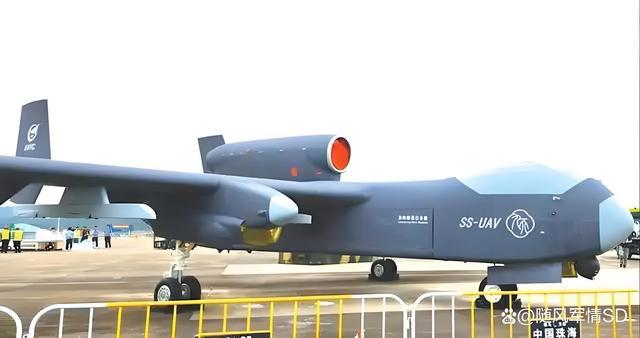 “蜂巢母舰”亮相珠海航展 空中航母震撼登场