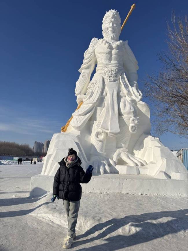 黑龙江黑悟空雪雕修复后苹果肌变小 网友热议不断