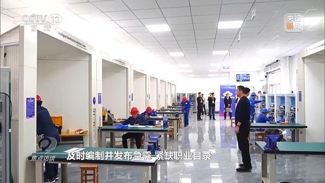 政策组合拳兜牢就业底线 稳岗扩就业成效显著