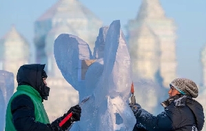 外交部郭宇_外交部新任发言人郭嘉昆亮相_郭学军外交部经济司