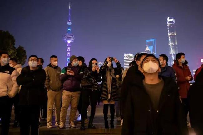 韩国人顺产头 街头独特风景线