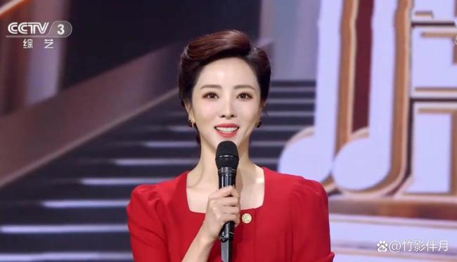 李思思离开央视后首接商演 引发网友热议