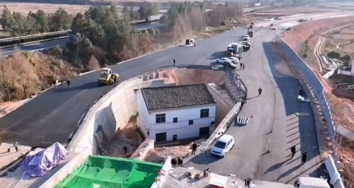 江西“最强钉子户”:后悔没答应拆迁_拆迁钉子户视频_拆迁钉子户违法吗