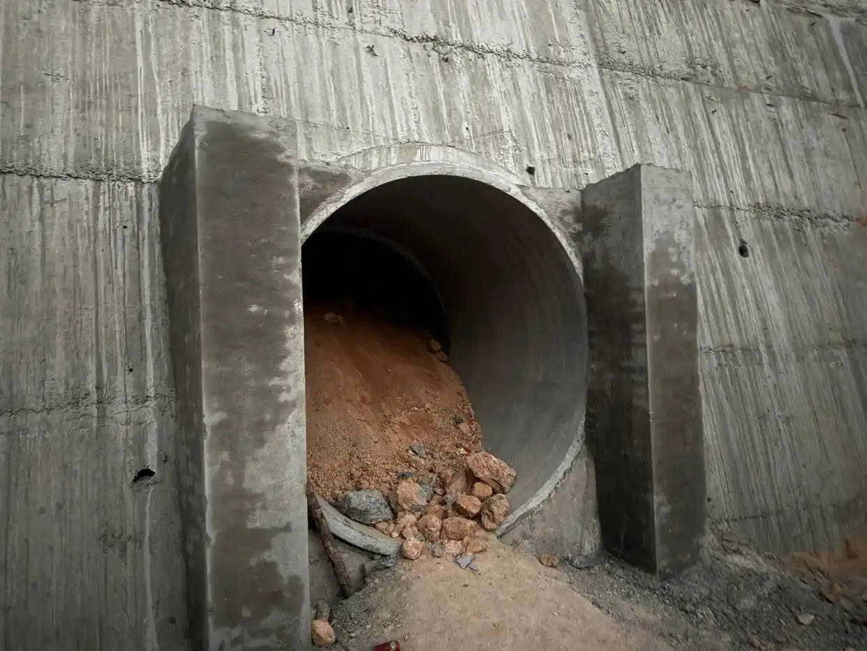 拆迁钉子户视频_江西“最强钉子户”:后悔没答应拆迁_拆迁钉子户违法吗