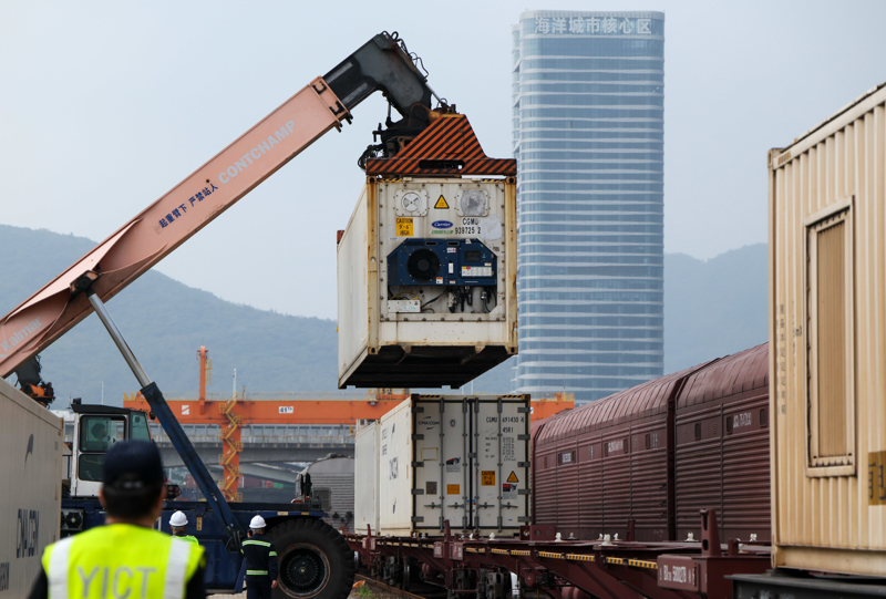 风暴冬季死亡造成美国人受伤_冬季风暴席卷美国多地_冬季风暴在美国已造成至少9人死亡