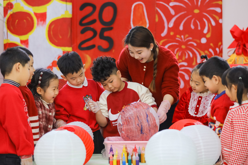 风暴冬季死亡造成美国人受伤_冬季风暴席卷美国多地_冬季风暴在美国已造成至少9人死亡