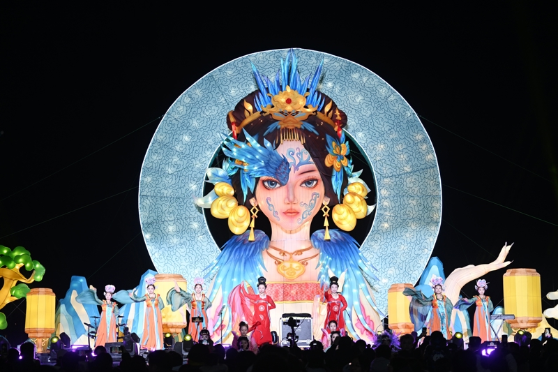 风暴冬季死亡造成美国人受伤_冬季风暴在美国已造成至少9人死亡_冬季风暴席卷美国多地