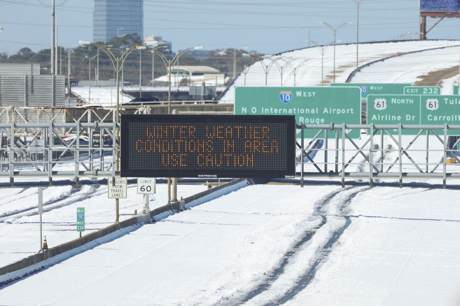 冬季风暴在美国已造成至少9人死亡_风暴冬季死亡造成美国人受伤_冬季风暴席卷美国多地