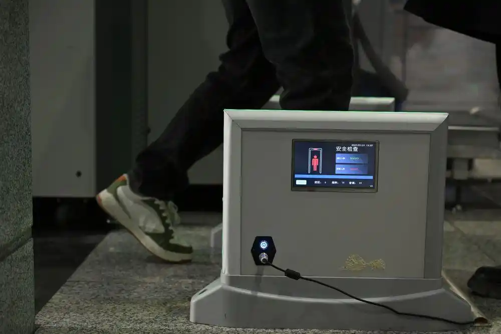 2025春运细微处见暖意_万丽宴会中心_和银杏叶提取物相似的药物