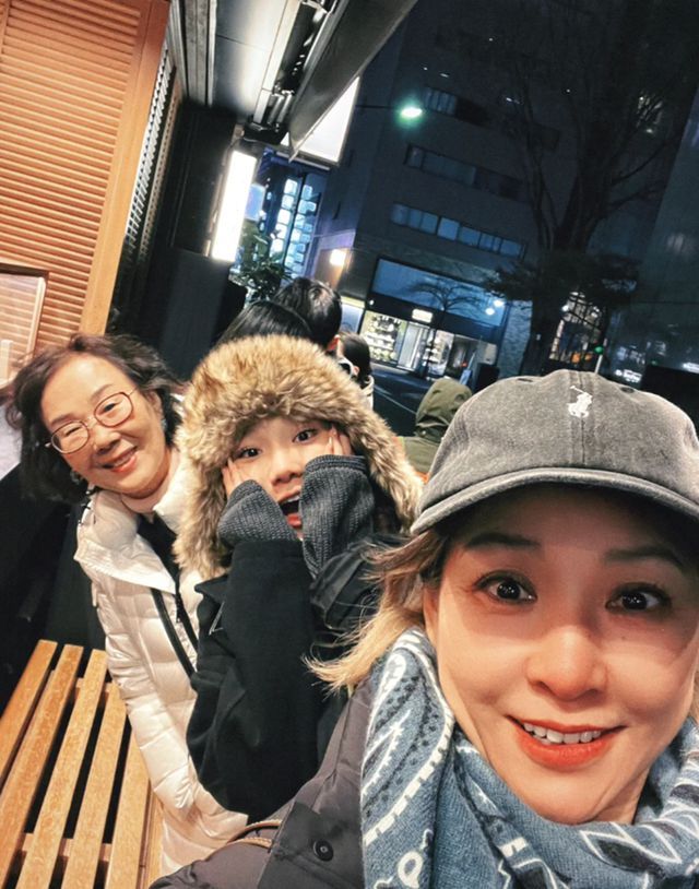 李静女儿21岁近照曝光 美丽蜕变引关注