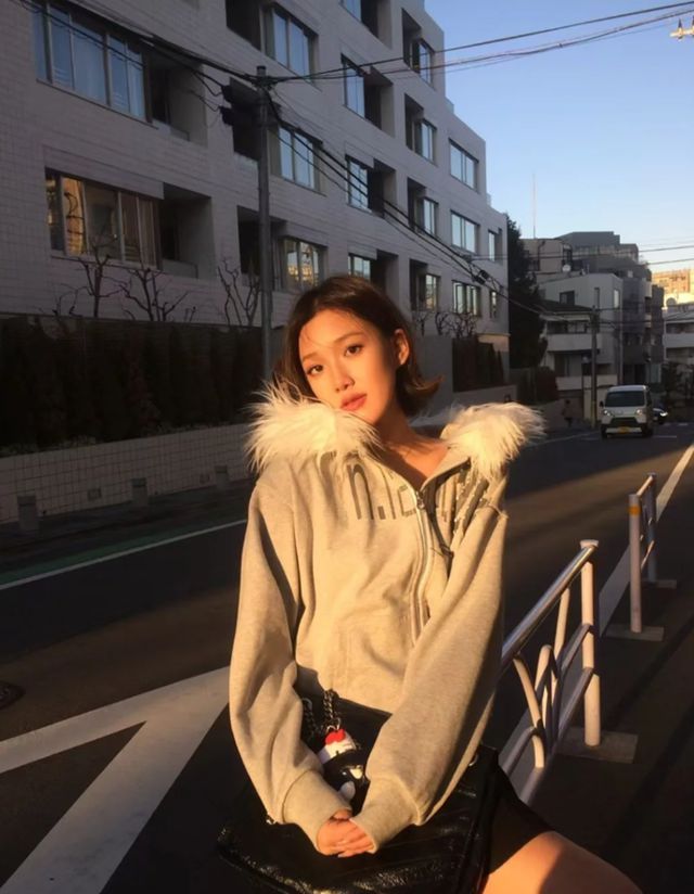 李静女儿21岁近照曝光 美丽蜕变引关注