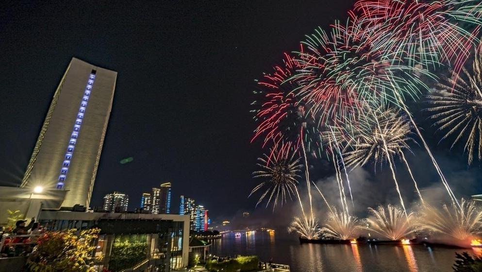 沙面“烟花房”订满 “美食烟花航班”抢手