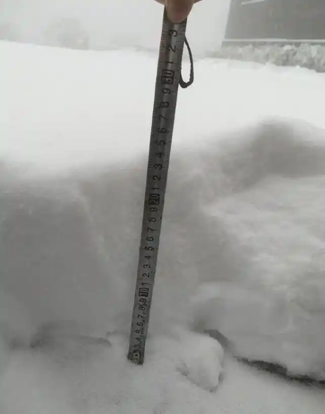 郑州出现大暴雪_郑州暴雪2016_郑州暴雪