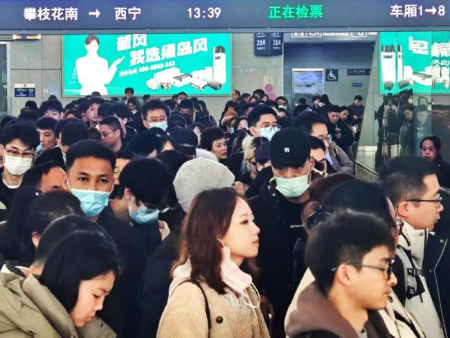 团圆归家路 春运迎高峰 各地全力保障顺畅出行