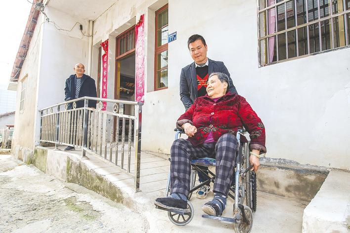 人民生活幸福例子_让人民过上幸福生活是头等大事_反映人民幸福生活视频