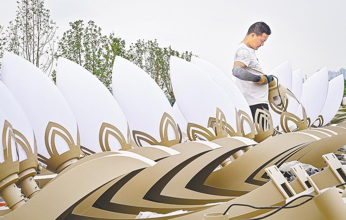 让人民过上幸福生活是头等大事_反映人民幸福生活视频_人民生活幸福例子