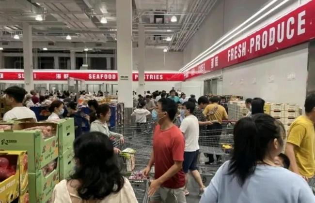 多地山姆被年货采购大军“攻陷” 消费热潮背后的现象