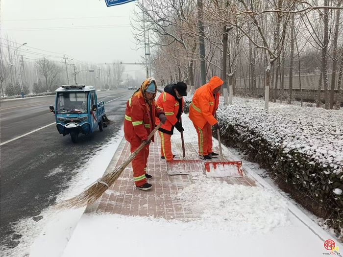 温暖市民上班路！济南城管1.3万余人彻夜“雪”战保畅通