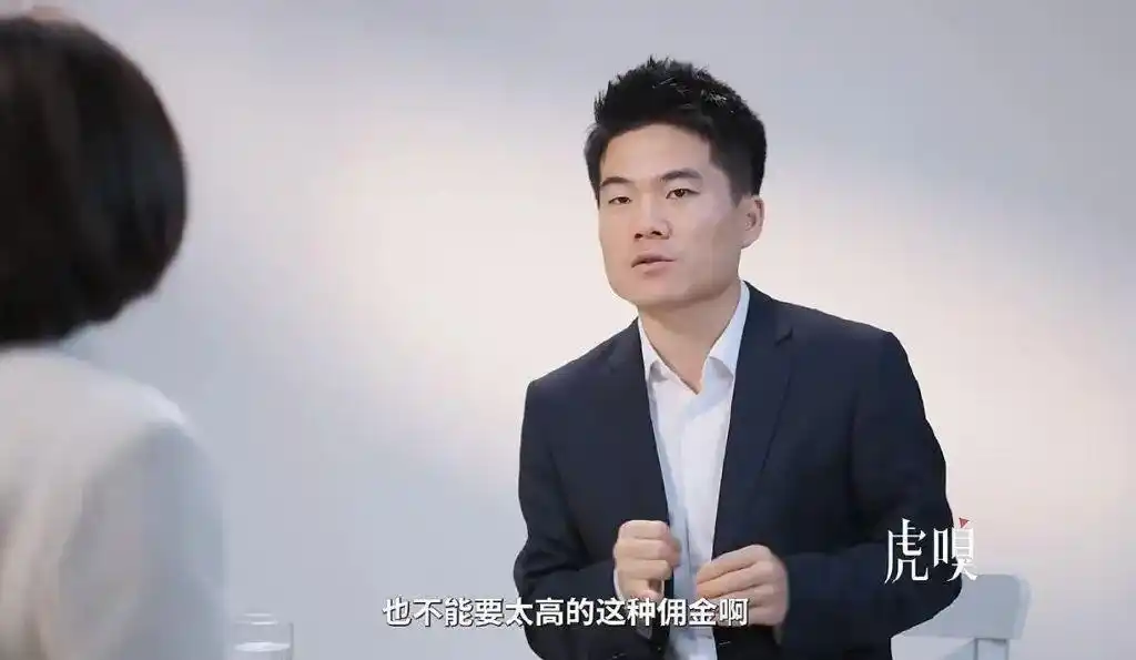 董宇辉与东方甄选已不在一张牌桌_董宇辉与东方甄选已不在一张牌桌_董宇辉与东方甄选已不在一张牌桌