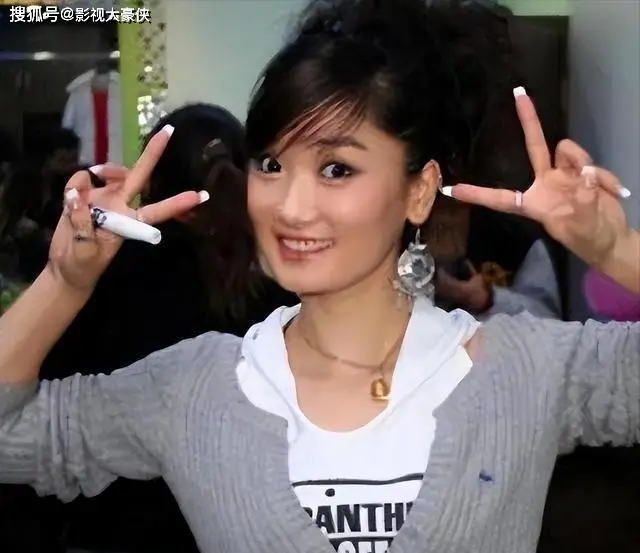 凤凰传奇一开口就是国泰民安_凤凰传奇一开口就是国泰民安_凤凰传奇一开口就是国泰民安