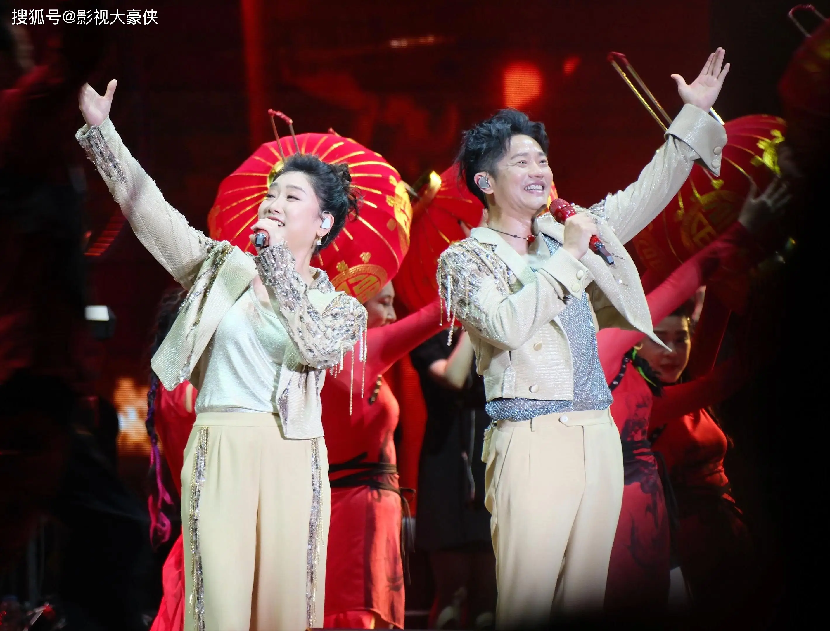 凤凰传奇一开口就是国泰民安_凤凰传奇一开口就是国泰民安_凤凰传奇一开口就是国泰民安