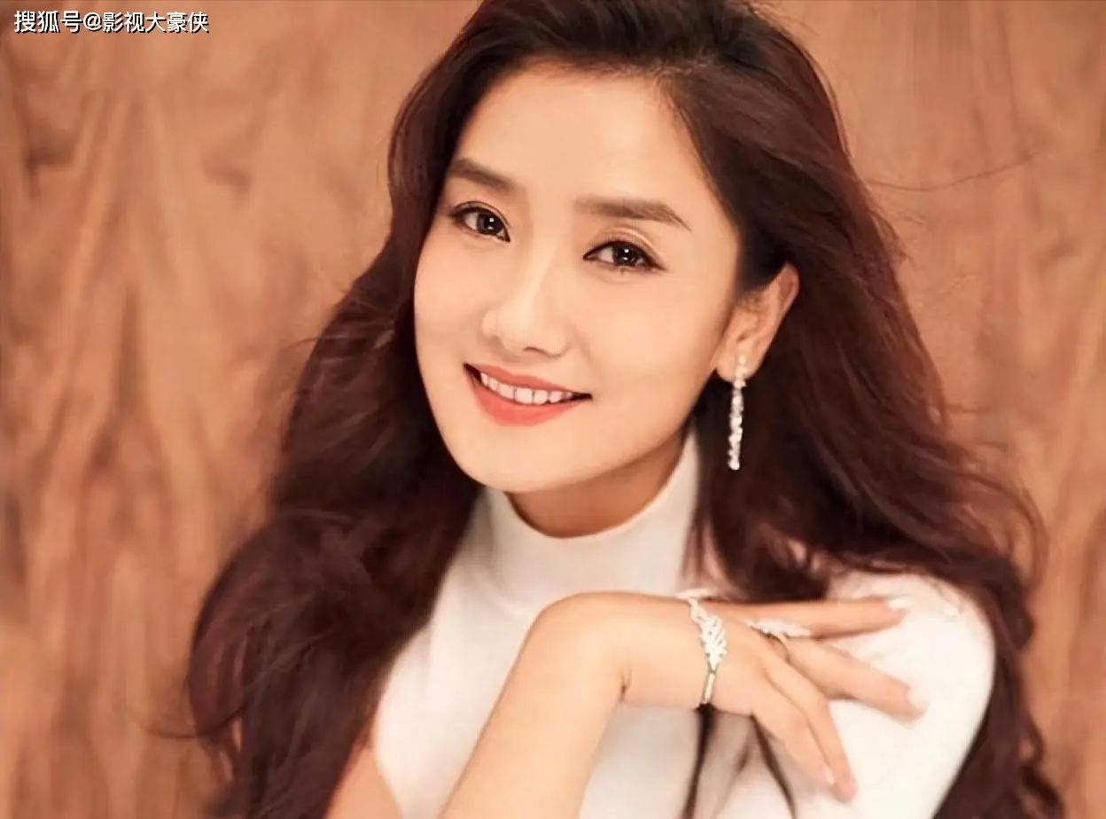 凤凰传奇一开口就是国泰民安_凤凰传奇一开口就是国泰民安_凤凰传奇一开口就是国泰民安