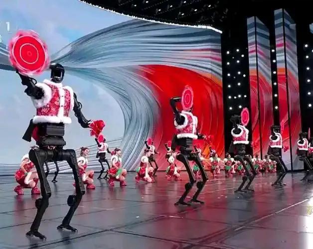 春晚机器人下场时脚步直哆嗦 意外笑点成热议