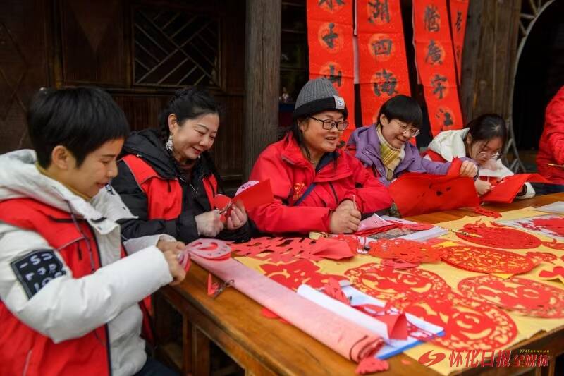 红红火火中国年乌兰图雅_红红火火中国年_红红火火中国年歌词