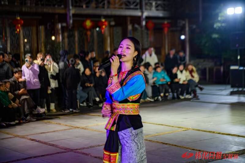 红红火火中国年_红红火火中国年乌兰图雅_红红火火中国年歌词