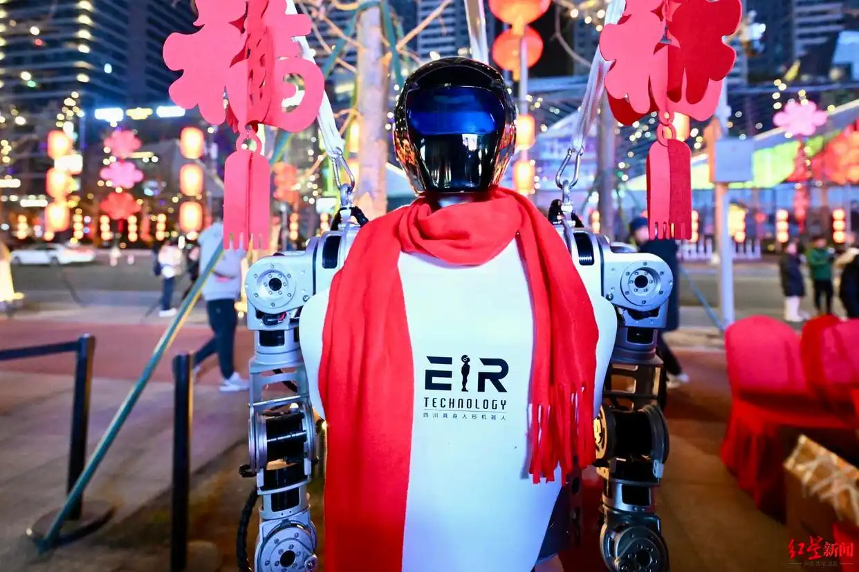 20余款“成都造”机器人除夕夜齐现_20余款“成都造”机器人除夕夜齐现_20余款“成都造”机器人除夕夜齐现