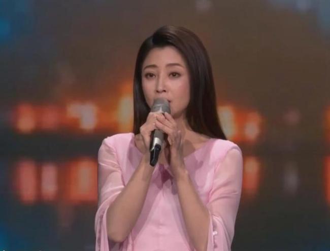 蛇年春晚四美最大53岁最小41岁 颜值大考谁能胜出？