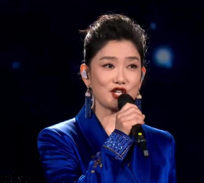 蛇年春晚四美最大53岁最小41岁 颜值大考谁能胜出？