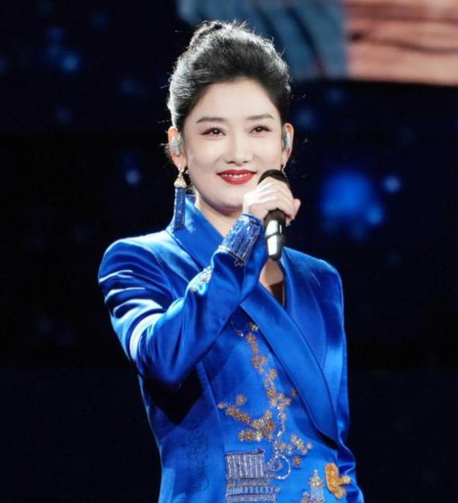 蛇年春晚四美最大53岁最小41岁 颜值大考谁能胜出？